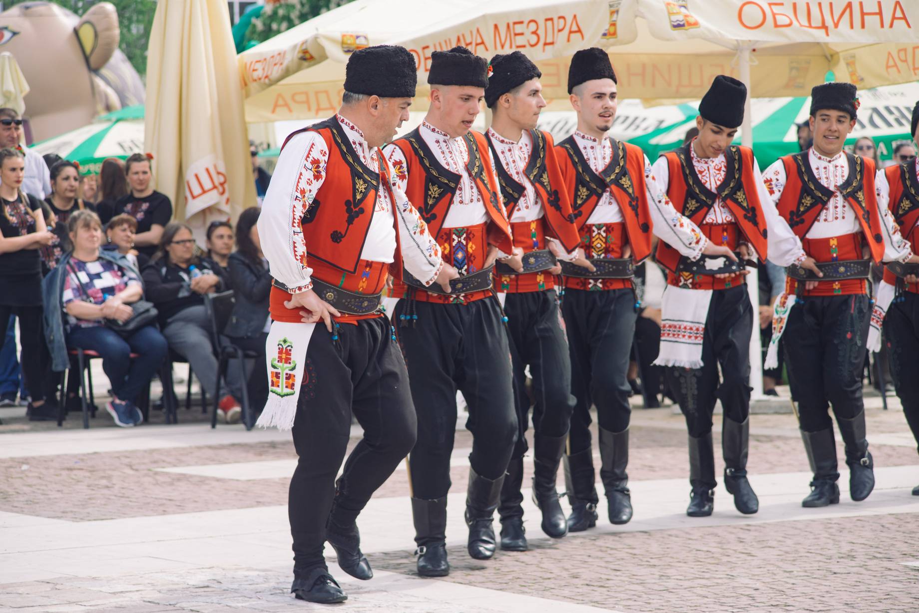 Втори национален фолклорен фестивал в Мездра